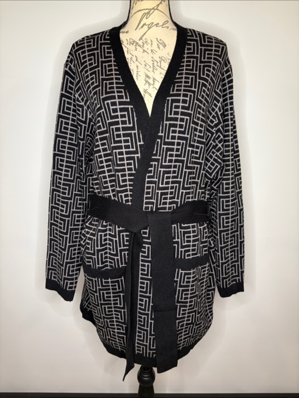 NWT Sioni belted cardigan sweater black with gray geometric line pattern 1X